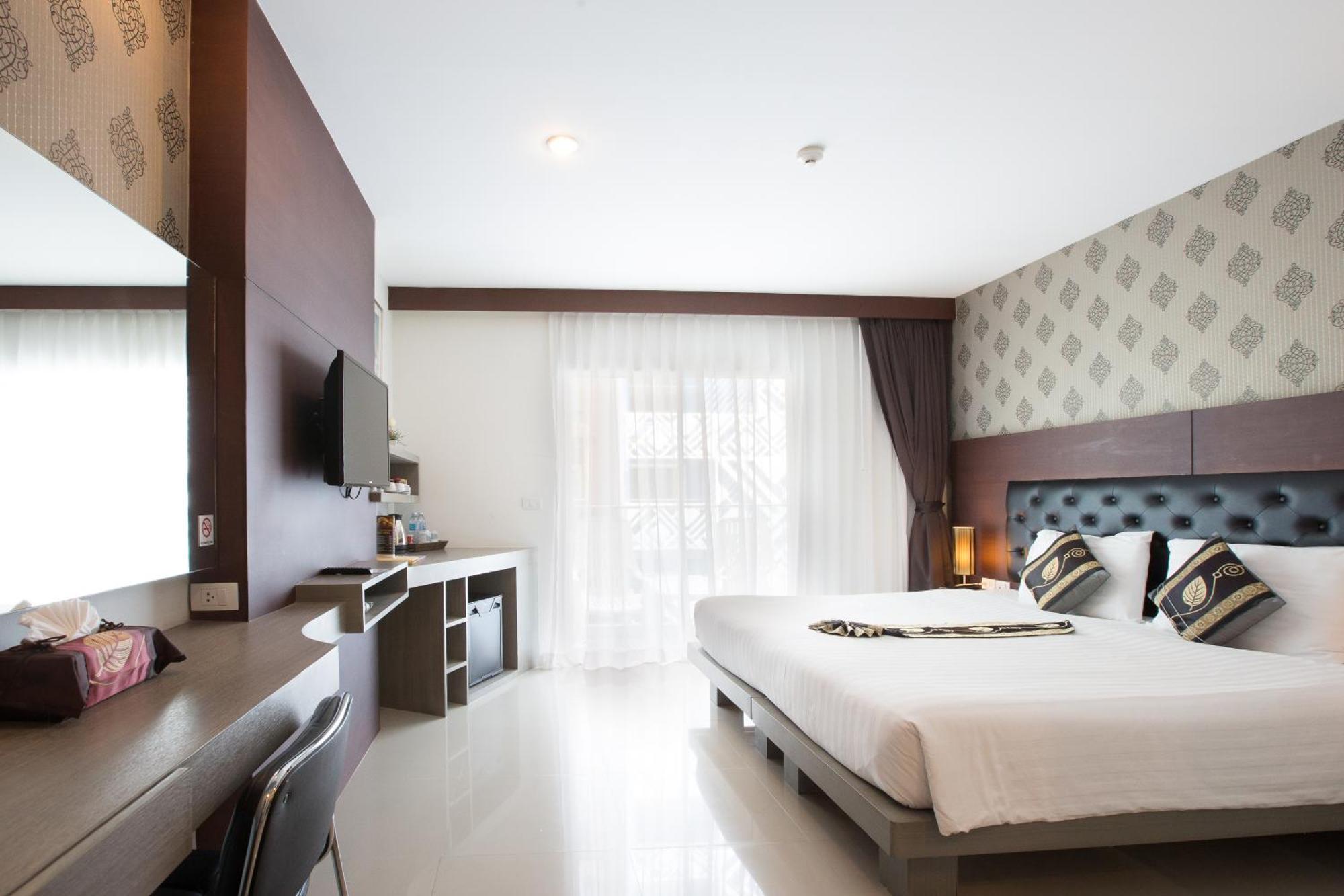 Hemingways Silk Hotel Patong Eksteriør billede
