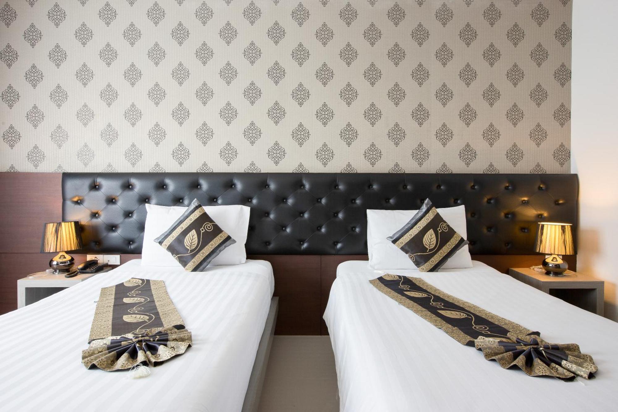 Hemingways Silk Hotel Patong Eksteriør billede