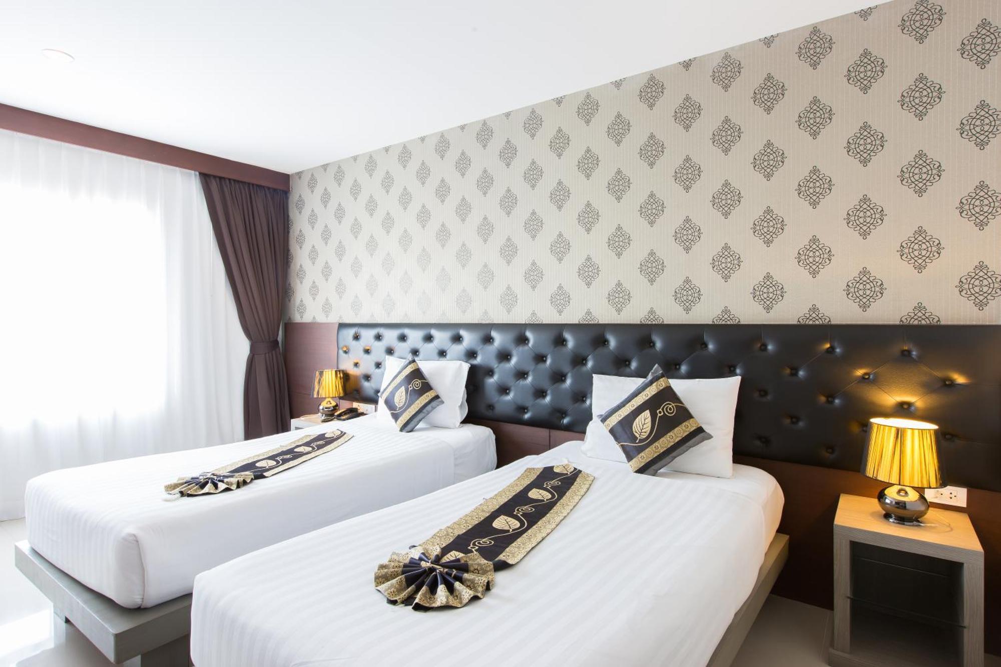 Hemingways Silk Hotel Patong Eksteriør billede