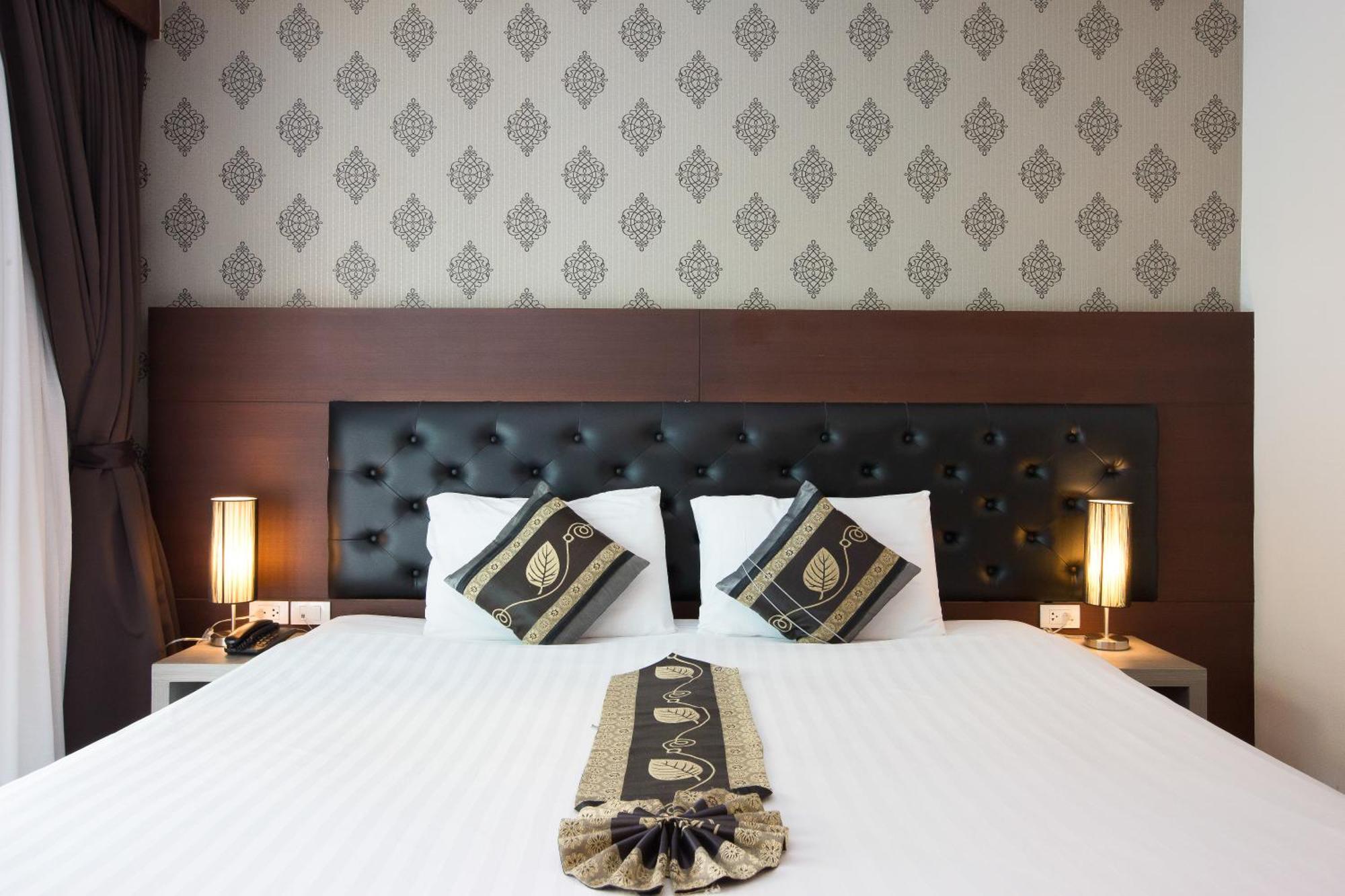 Hemingways Silk Hotel Patong Eksteriør billede